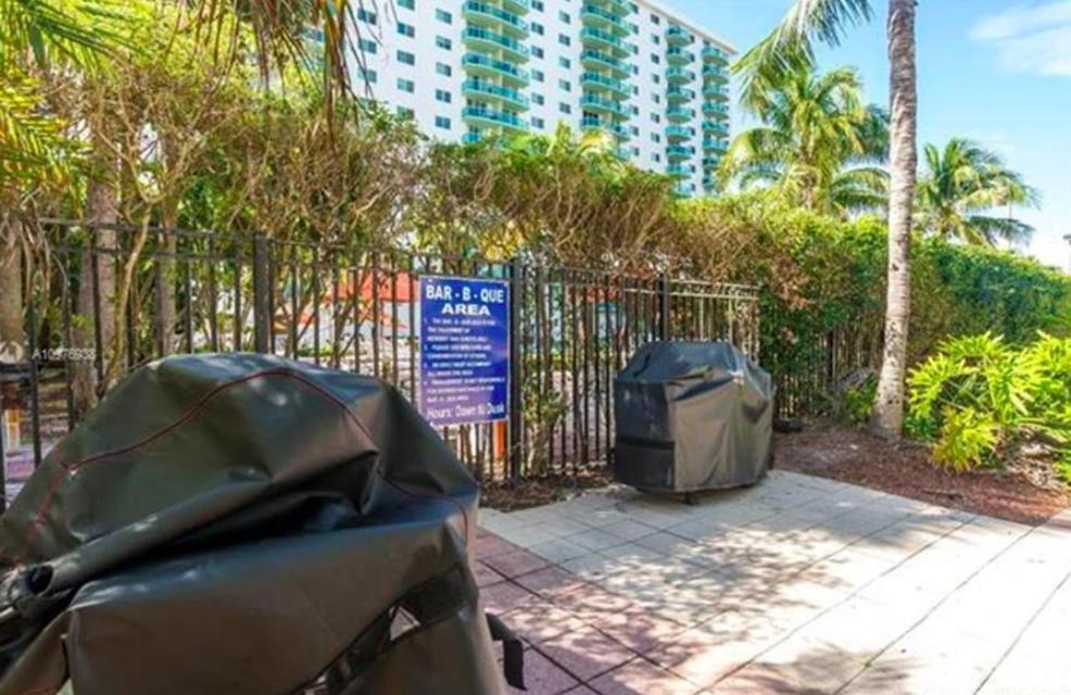 Sunny Isles Condo Resort ไมอามีบีช ภายนอก รูปภาพ