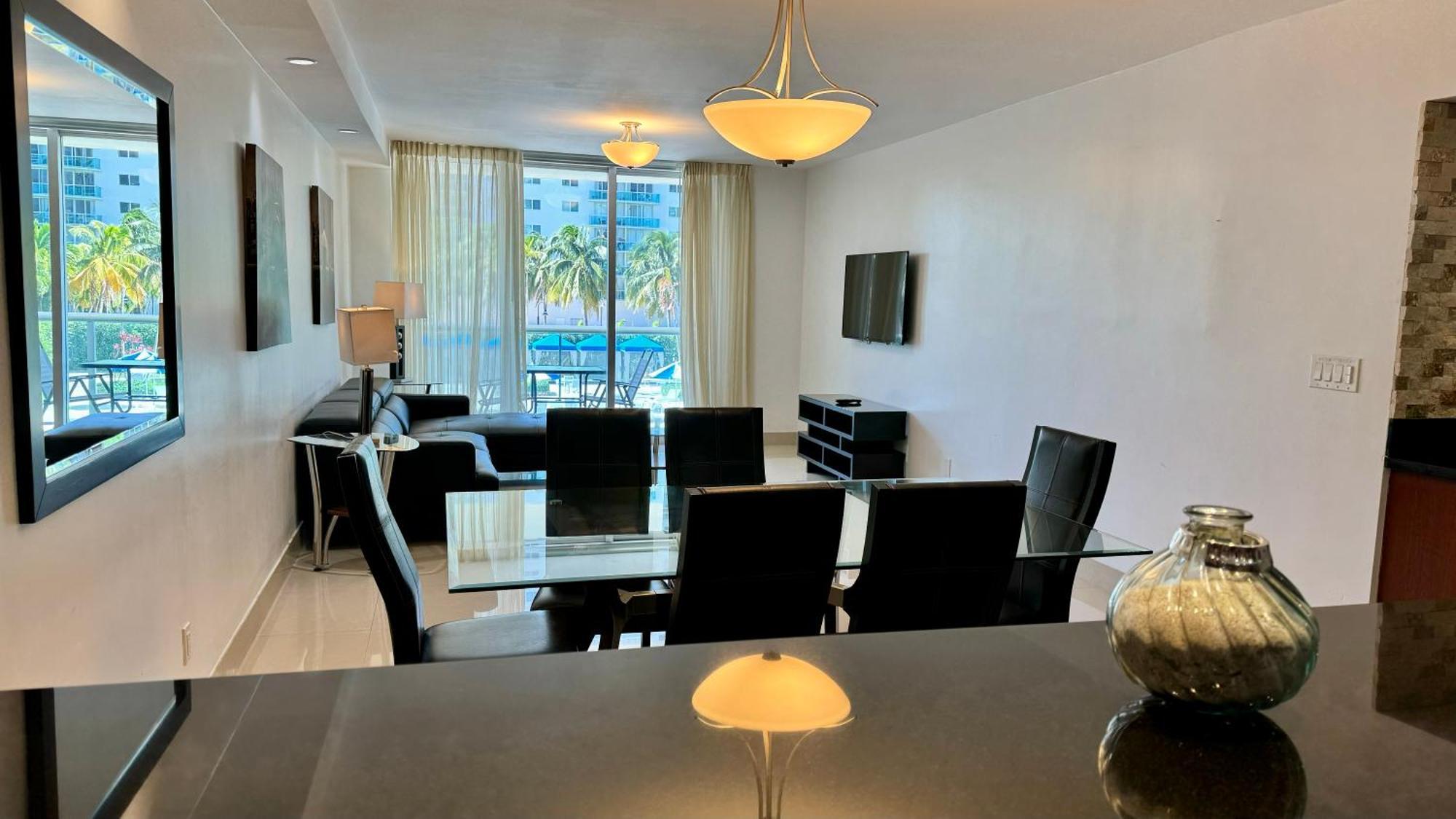 Sunny Isles Condo Resort ไมอามีบีช ภายนอก รูปภาพ
