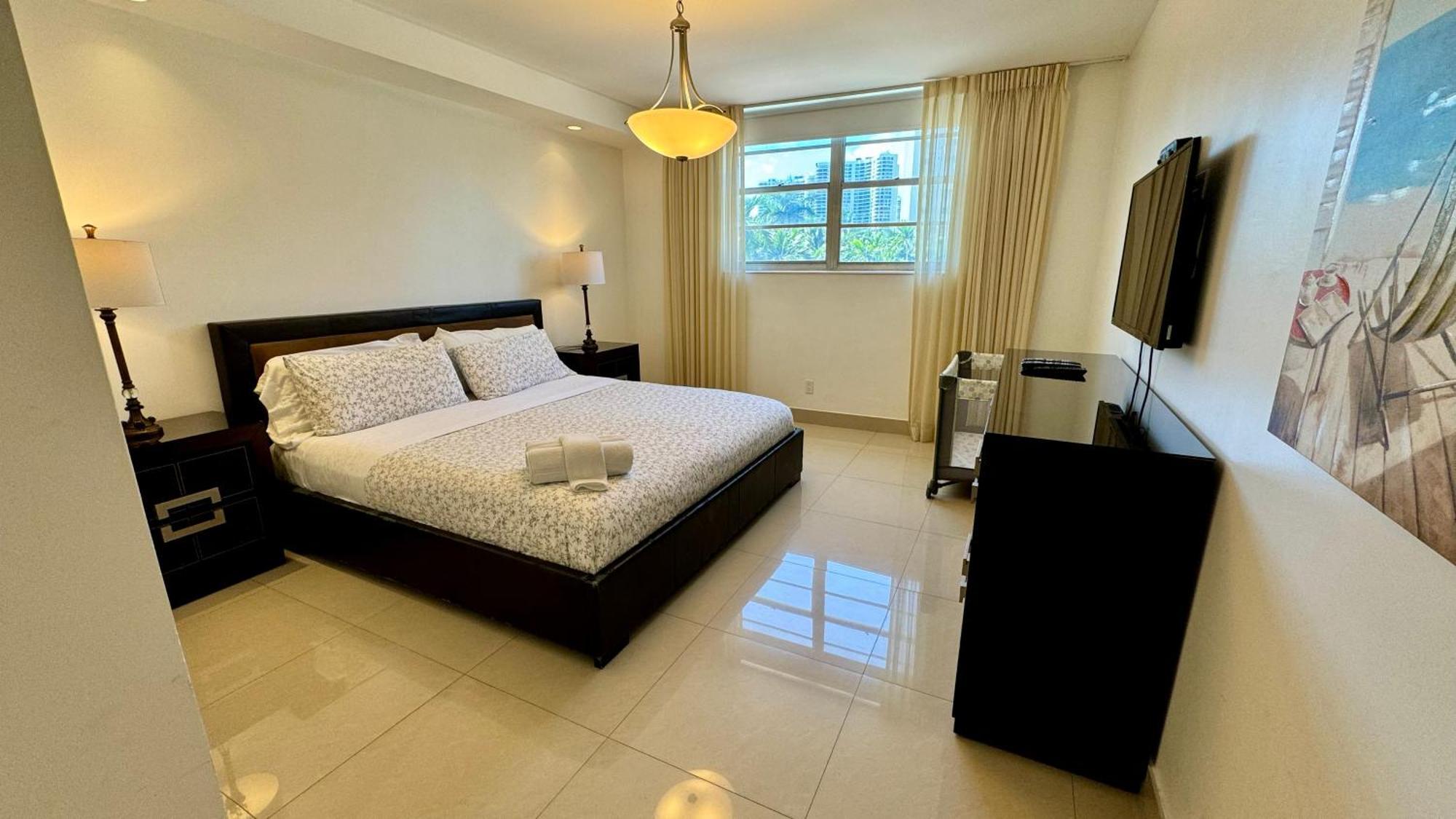 Sunny Isles Condo Resort ไมอามีบีช ภายนอก รูปภาพ
