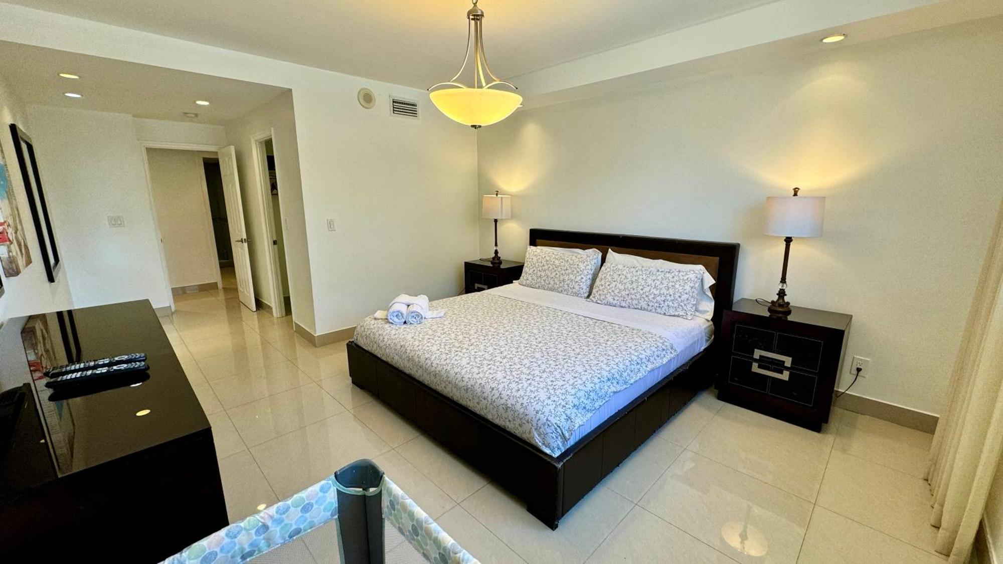 Sunny Isles Condo Resort ไมอามีบีช ภายนอก รูปภาพ