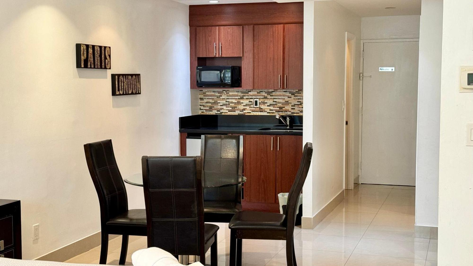 Sunny Isles Condo Resort ไมอามีบีช ภายนอก รูปภาพ